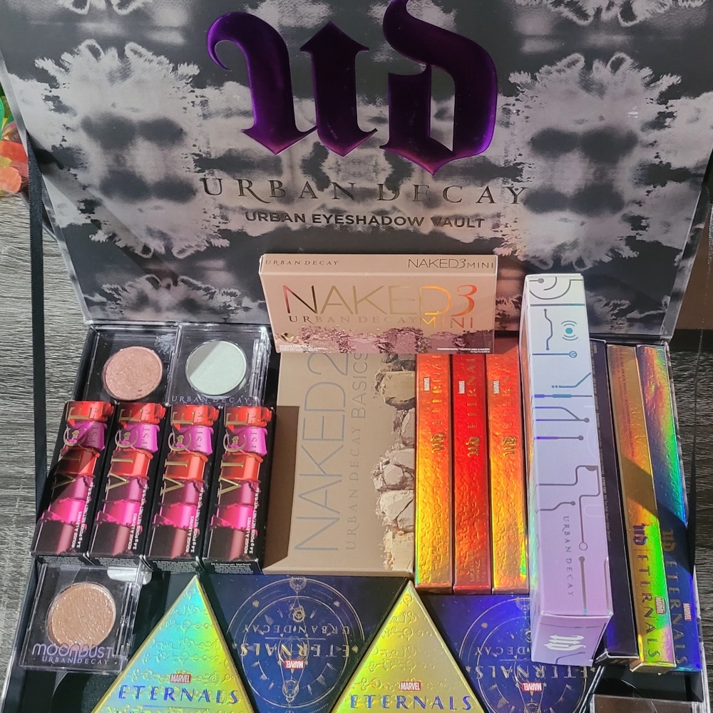URBAN DECAY MEGA BUNDLE